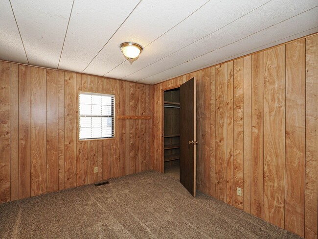Building Photo - 785 N 500 W