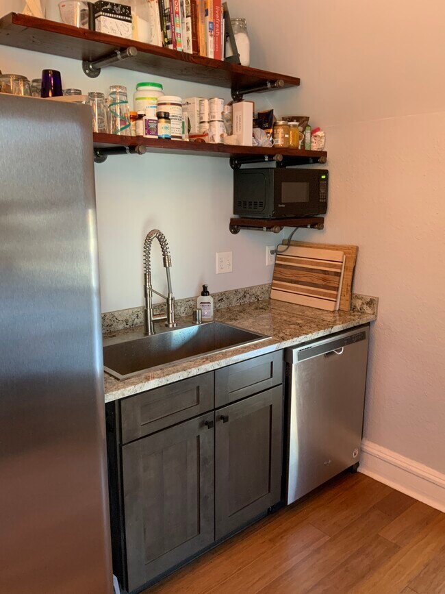 Kitchen - 811 Lowry Ave NE