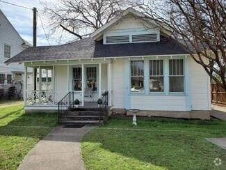 Building Photo - 921 W Oak St