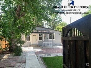 Building Photo - 1653 Court Dr