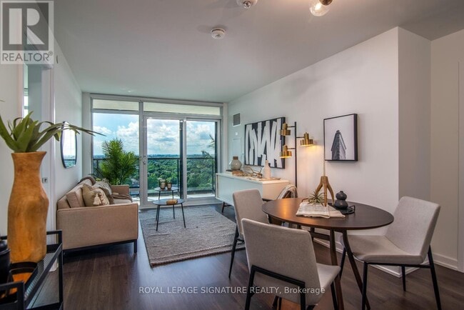 Building Photo - 18 Erskine Ave