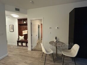 Building Photo - 1775 Chapman Pl