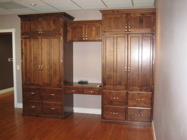 Building Photo - 423 Poyntz Ave