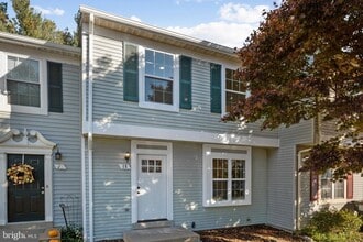 Building Photo - 15 Tall Oaks Ct
