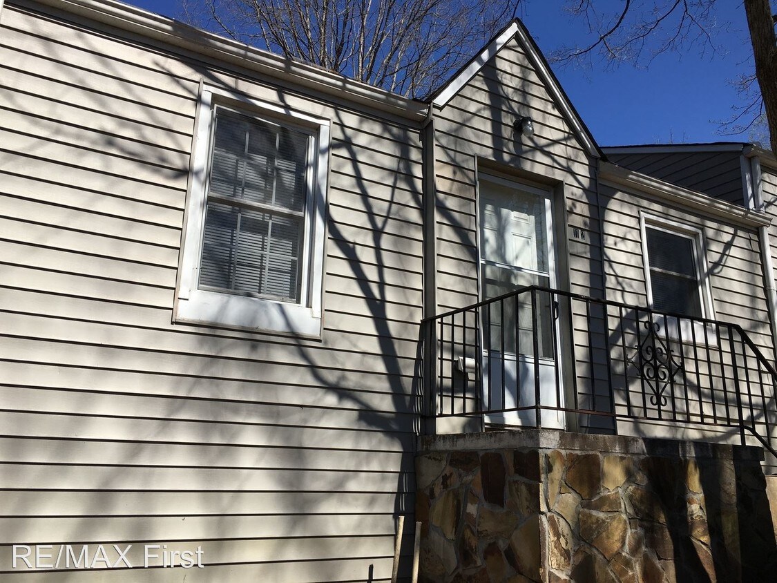 Primary Photo - 112 Marion St