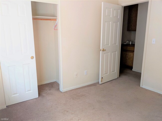 Building Photo - 2 br, 2 bath Townhome - 4071 Hemingway Common