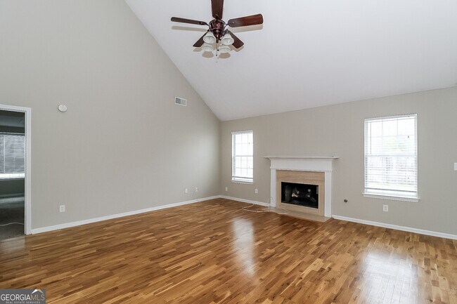Building Photo - 3352 Hershey Dr