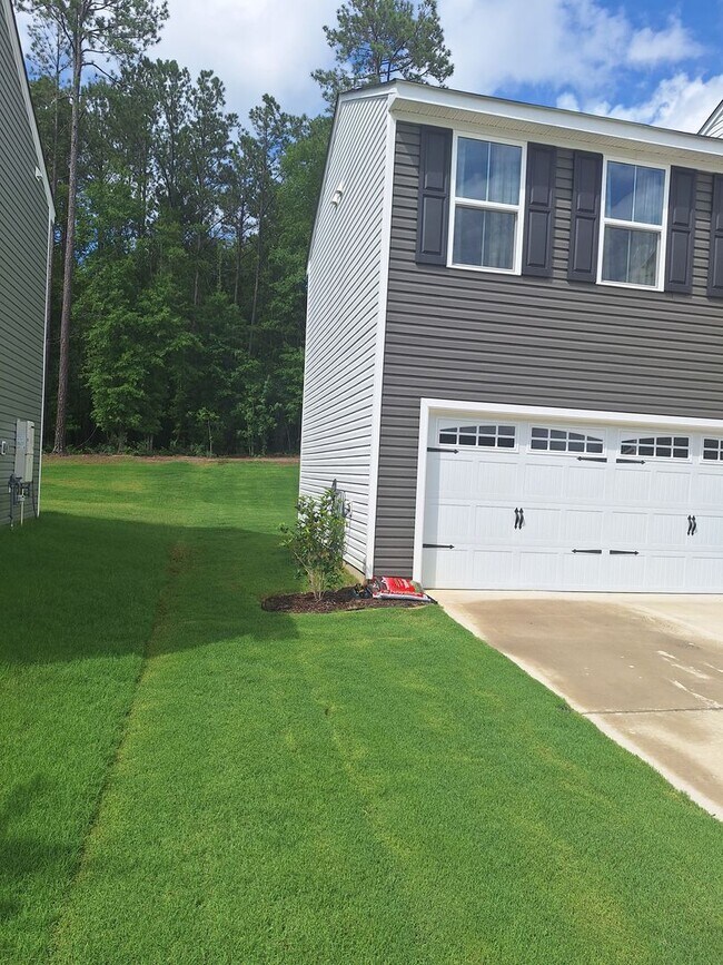 Building Photo - Outstanding Four Bedroom Home Less Than 10...