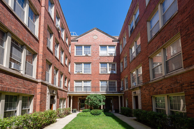 Building Photo - Clarence & Harrison Apartments