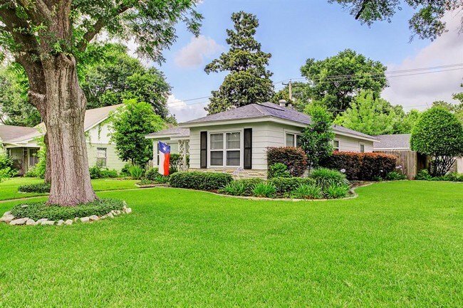 Building Photo - 1402 Gardenia Dr
