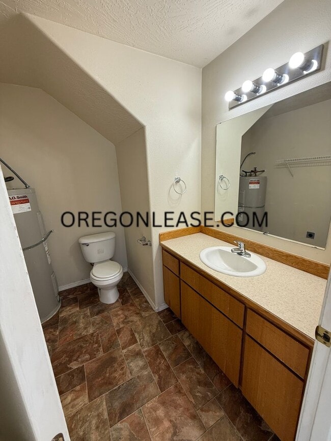 Building Photo - 270 S 41st Pl
