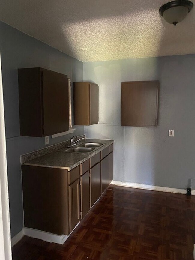 Foto del edificio - 2 BED 1 BATH HOUSE FOR LEASE
