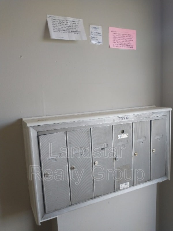 Building Photo - 7320 Six Mile Ln