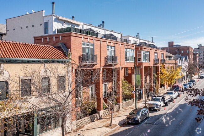 Building Photo - Ivy Lane