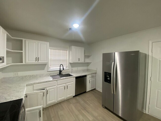 Foto del edificio - 3bed/2bath Remodeled Home in West Jonesboro.