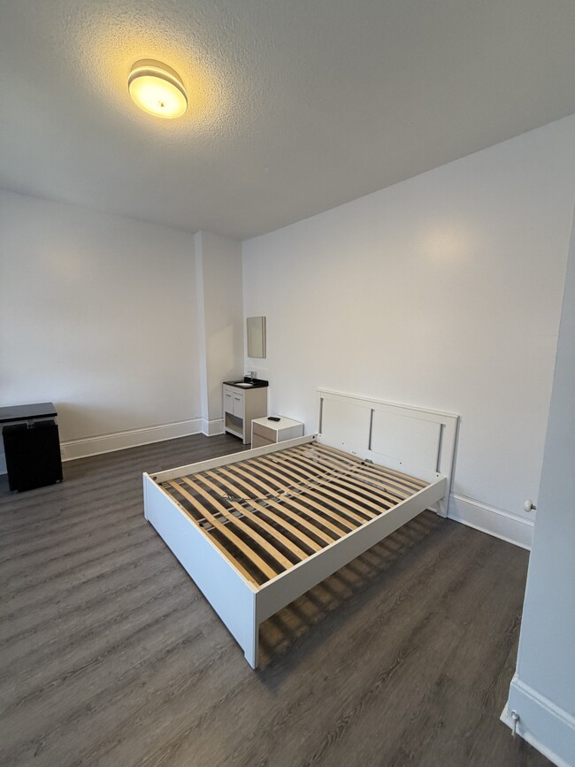 Building Photo - 119 Daly Ave