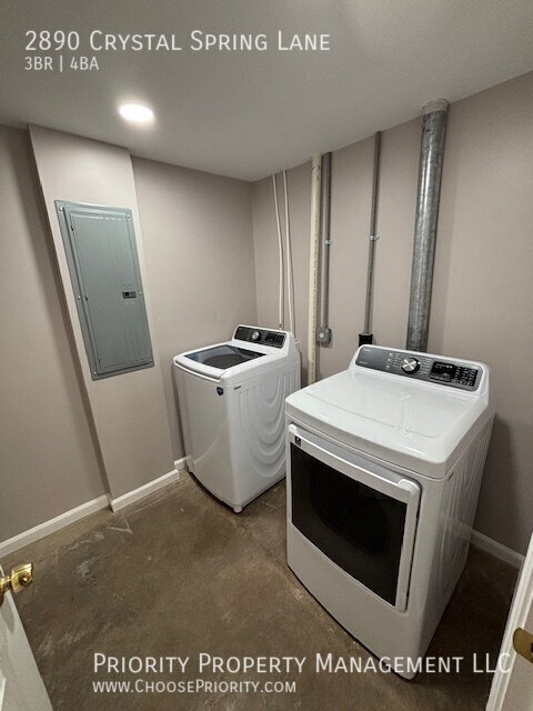 Building Photo - 2890 Crystal Spring Ln
