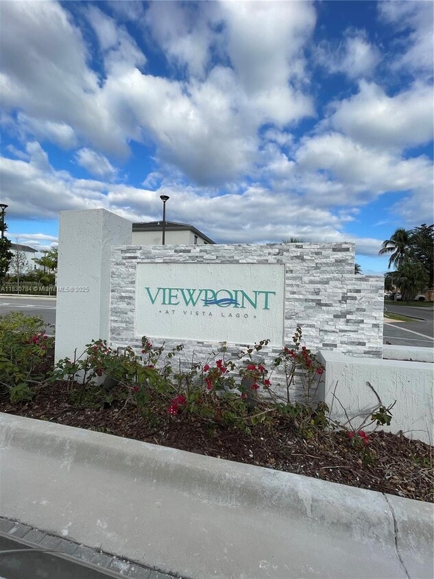 Foto principal - 20433 NW 4th Ave