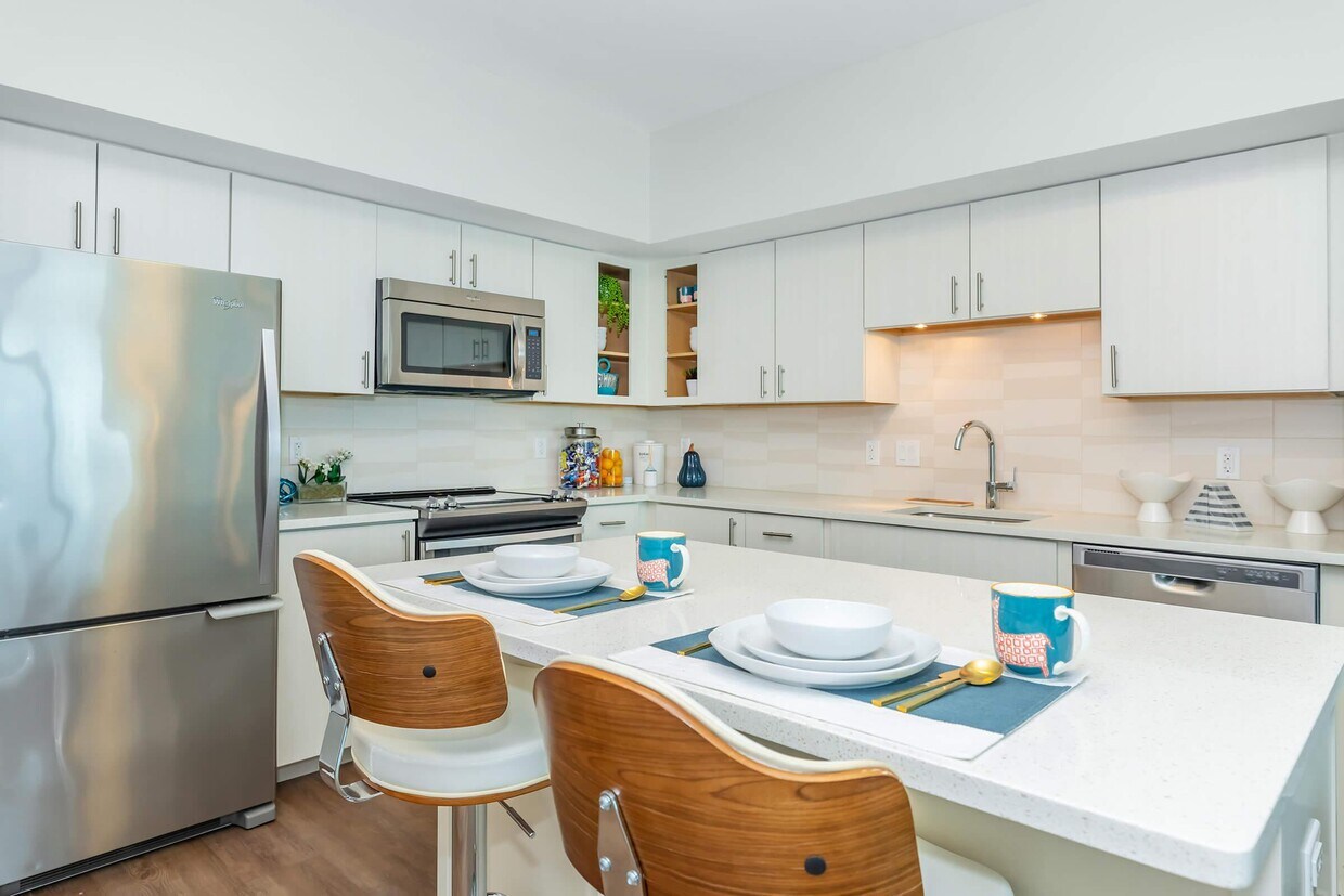 Summer House Apartments in Stamford, CT