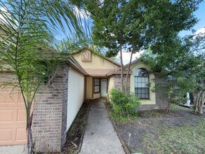 Building Photo - 2201 Grasmere Dr