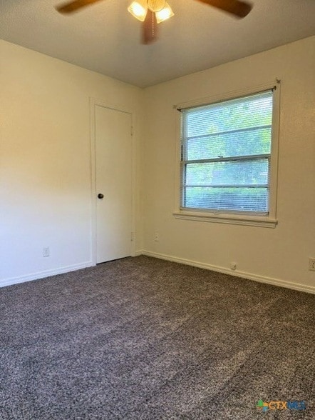 Foto del edificio - 1704 Smith Dr