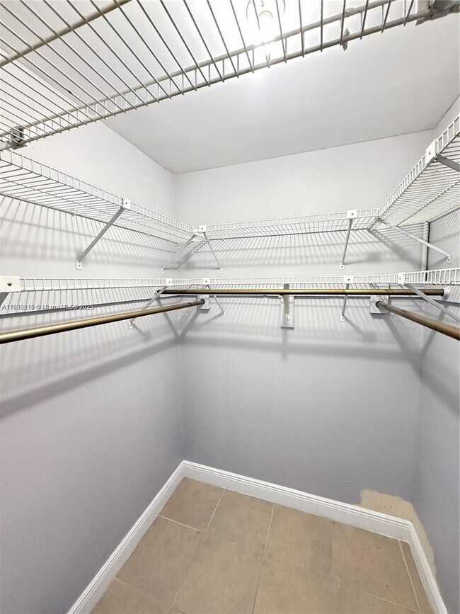 Foto del edificio - 440 E 23rd St