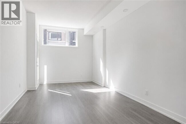 Photo du bâtiment - 1135 Cooke Blvd.