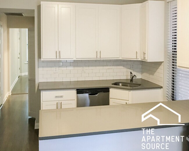 Foto del edificio - 2730 N Wayne Ave