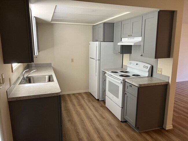 Foto del edificio - Quiet 2 bedroom apartment