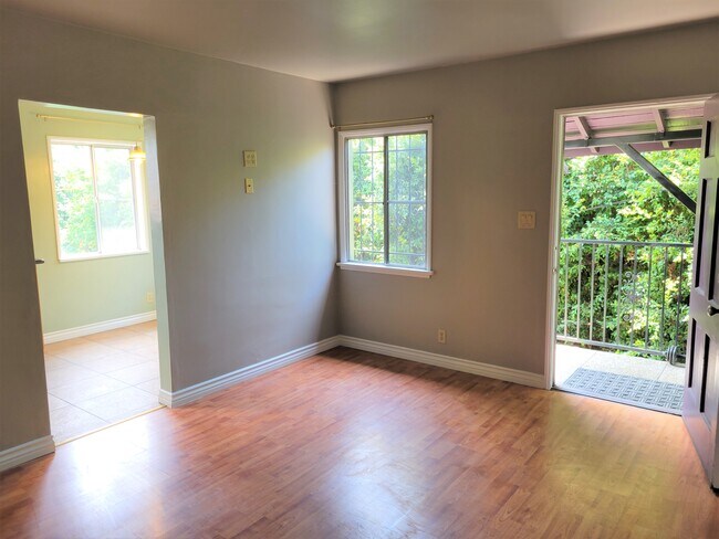 Building Photo - 1439 S Sierra Bonita Ave