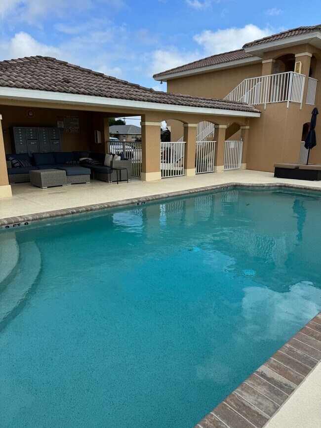 Building Photo - 4520