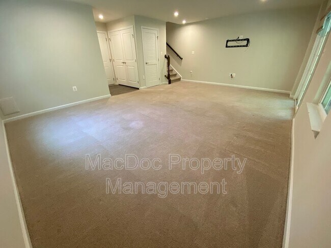 Foto del edificio - 9730 Cedarmass Cir