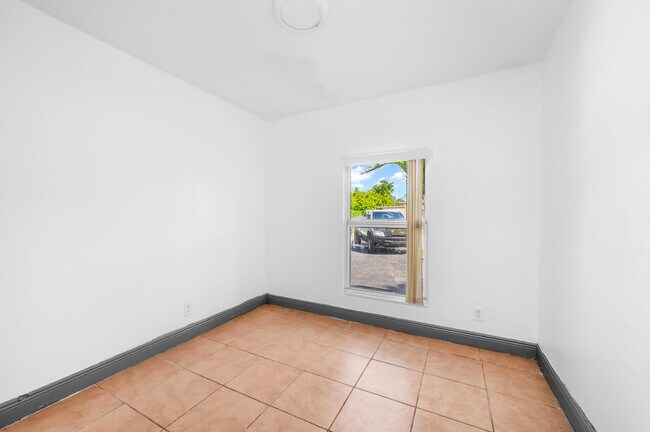 Foto del edificio - 124 SW 10th Ave