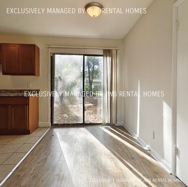 Foto del edificio - 9613 Priory Ave
