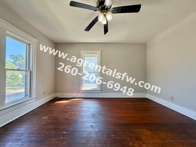 Foto del edificio - 1002 Columbia Ave