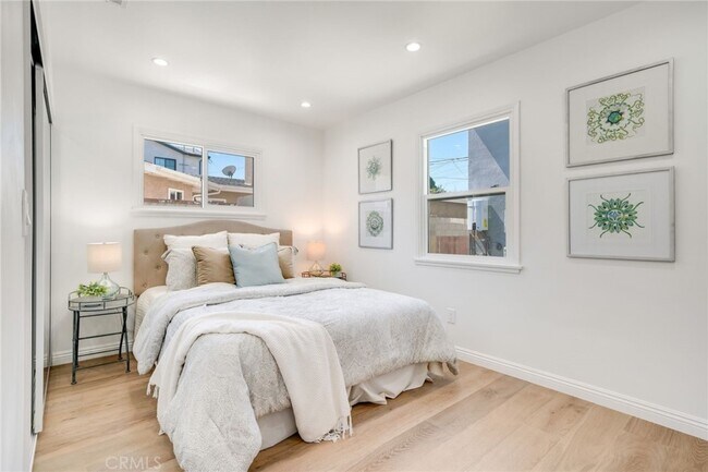 front house - 5222 W Carson St