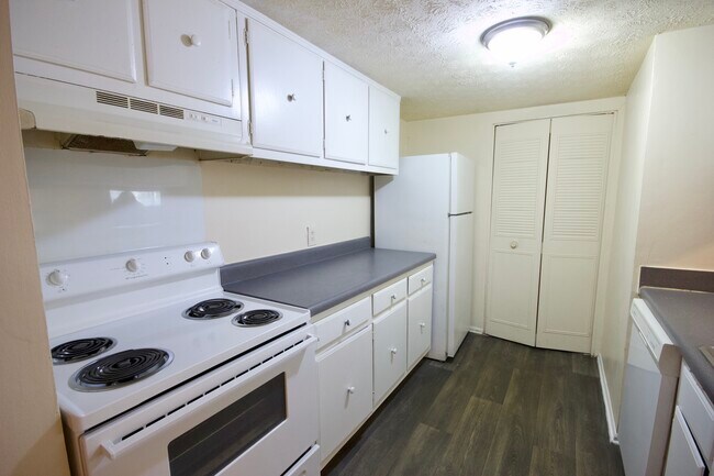 Foto del edificio - 120 Viking Ct