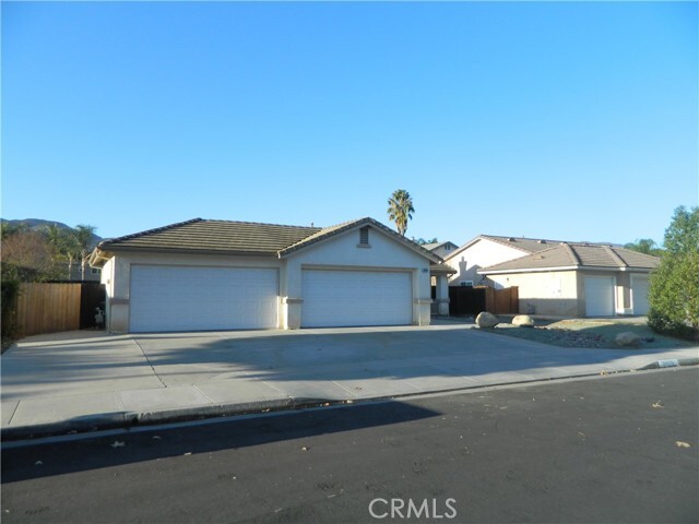 Building Photo - 21839 Heliotrope Ln