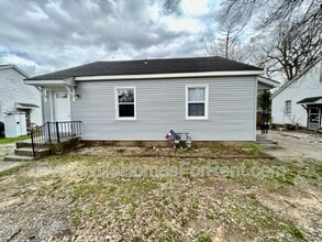 Building Photo - 1206 S 1208 Boeke Rd
