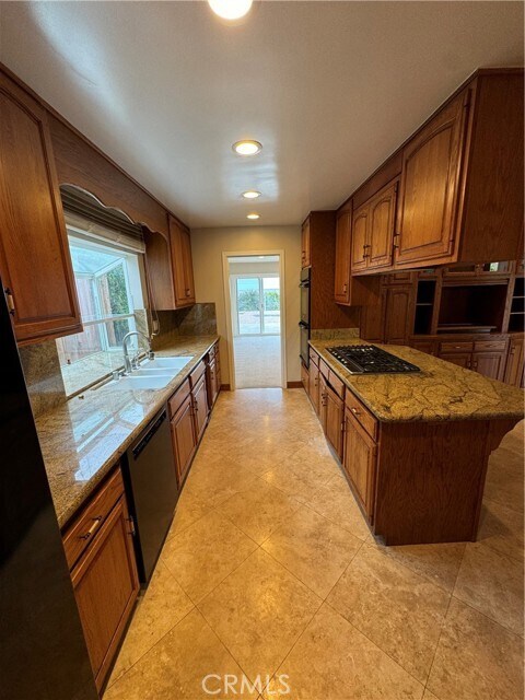 Building Photo - 28925 Geronimo Dr