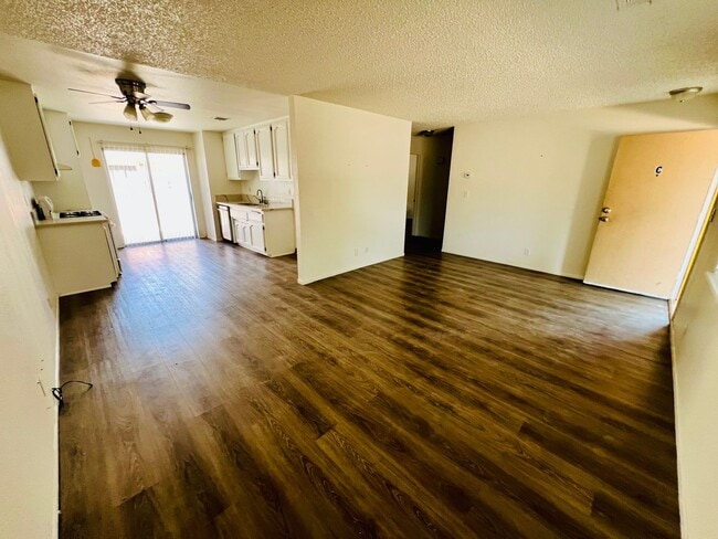 Building Photo - 753
