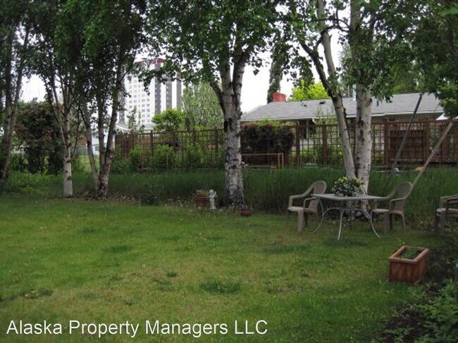 Foto del edificio - 3 br, 2 bath House - 1353 M Street