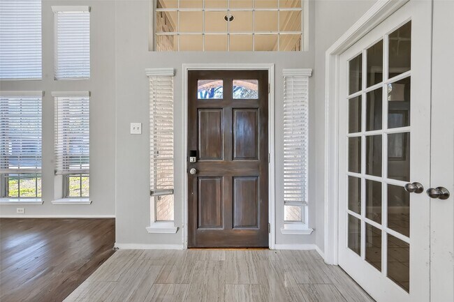 Foto del edificio - 17711 Shelby Oaks Cir