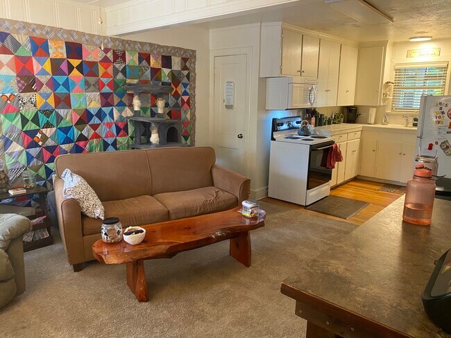 Foto del edificio - 110 N Endicott St