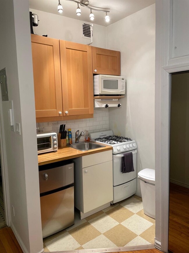 Foto del edificio - 223 E 78th St