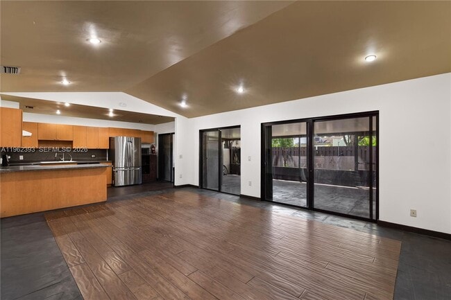 Foto del edificio - 9850 NW 15th Ct