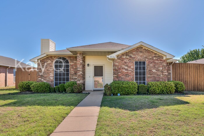 Foto principal - 6922 Todd Ln