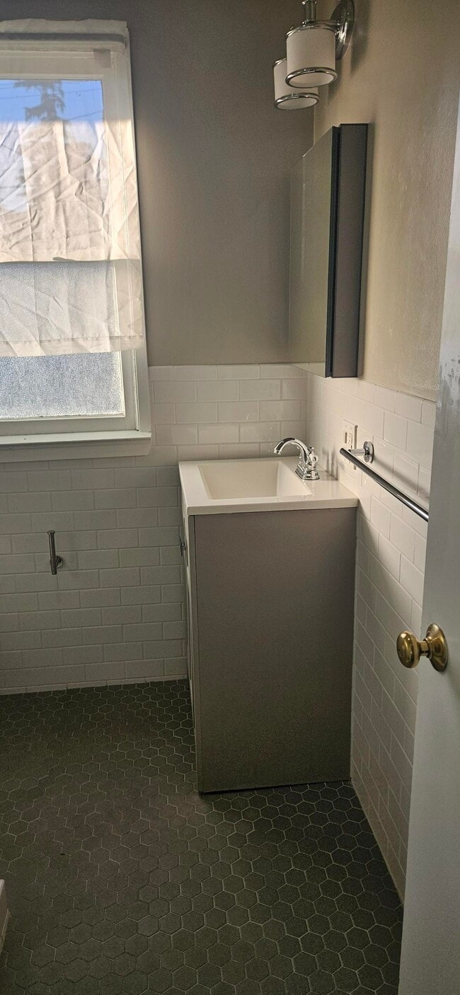 Foto del edificio - 609 E Main St