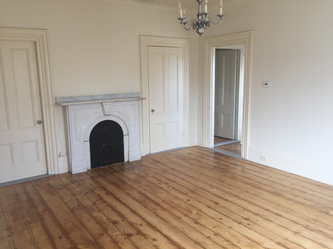 Building Photo - 79 Court St