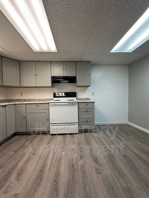 Foto del edificio - 1122 1st Ave SW